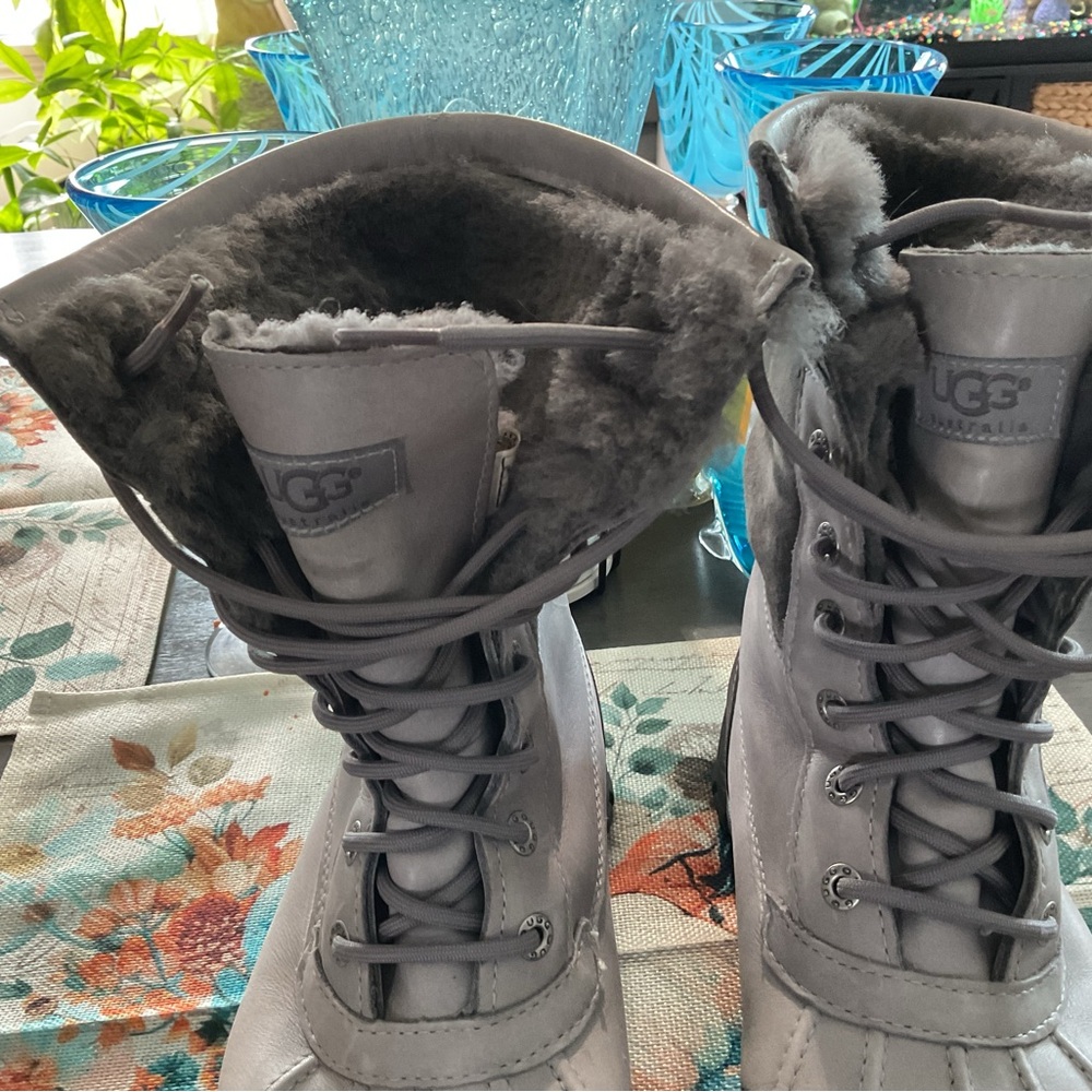 UGG Women's Black and Gray Winter Boots - Picture 4 of 8